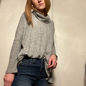 💫SOLD💫PJensen Heather Gray Cowl Long Sleeve